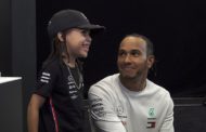 Hamilton pranks fans at Mercedes-Benz World - F1 news